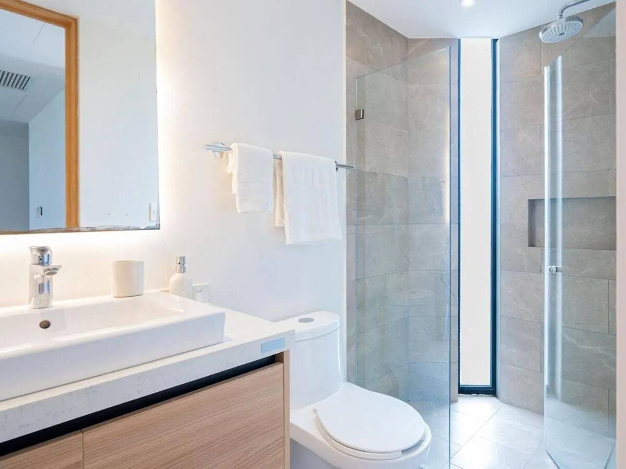 Apartment Beachfront Condo Roof Pool 5Th Ave 2 Blocks Gym Playa del Carmen Mexico
