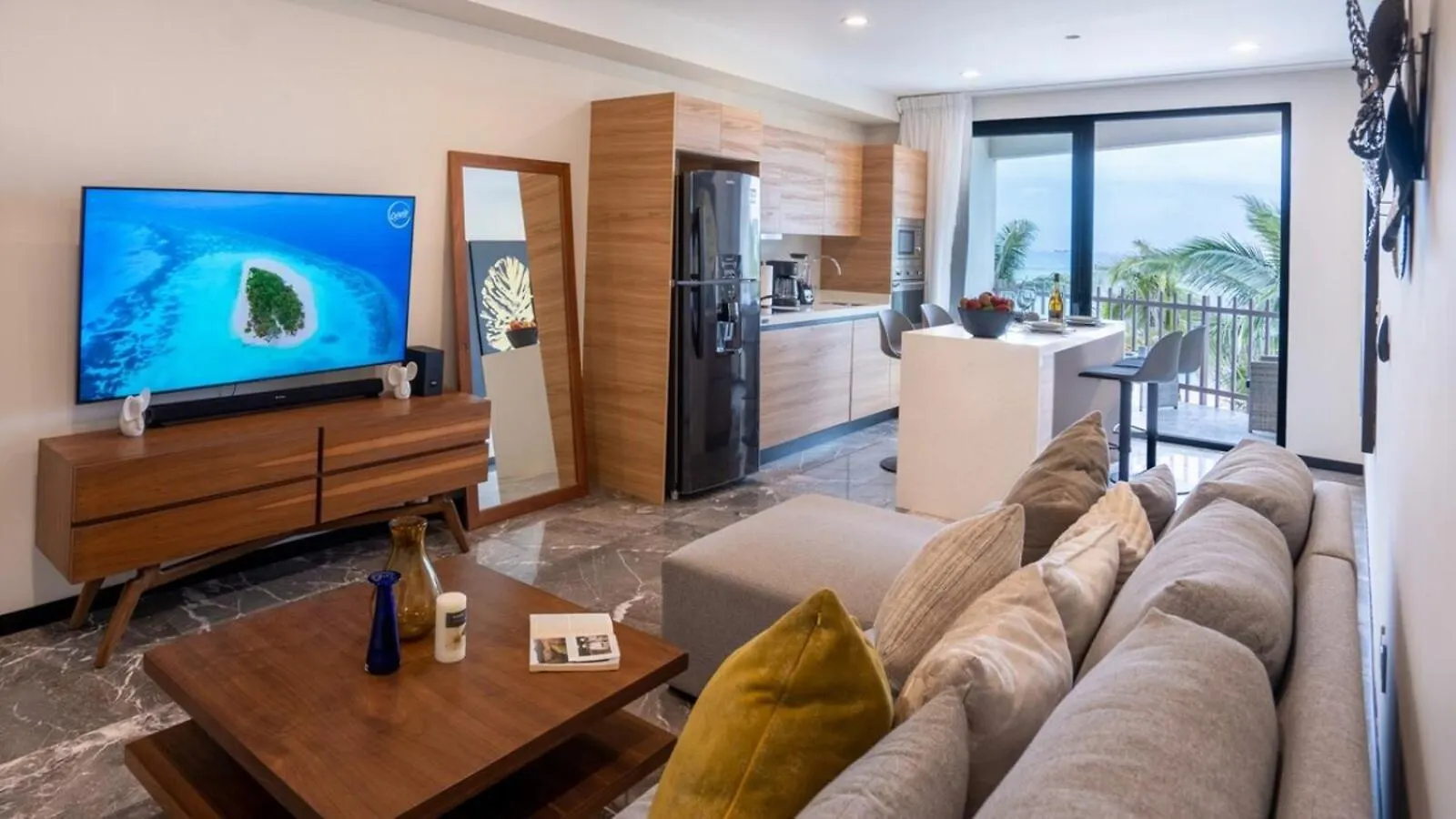 Beachfront Condo Roof Pool 5Th Ave 2 Blocks Gym Playa del Carmen