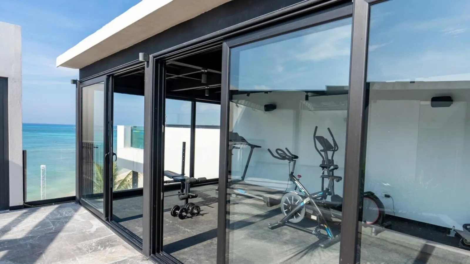 Beachfront Condo Roof Pool 5Th Ave 2 Blocks Gym Playa del Carmen Mexico