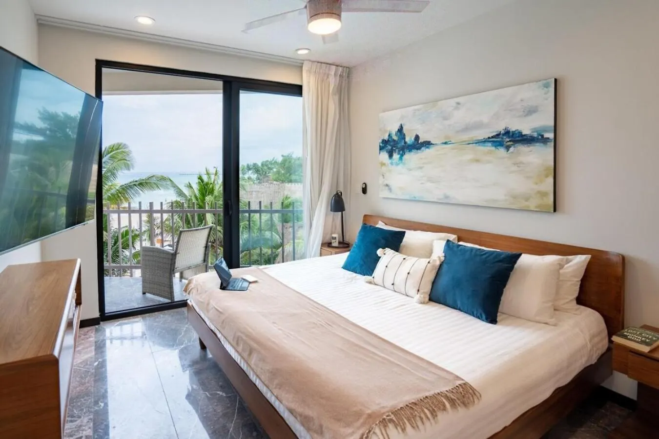 Beachfront Condo Roof Pool 5Th Ave 2 Blocks Gym Playa del Carmen