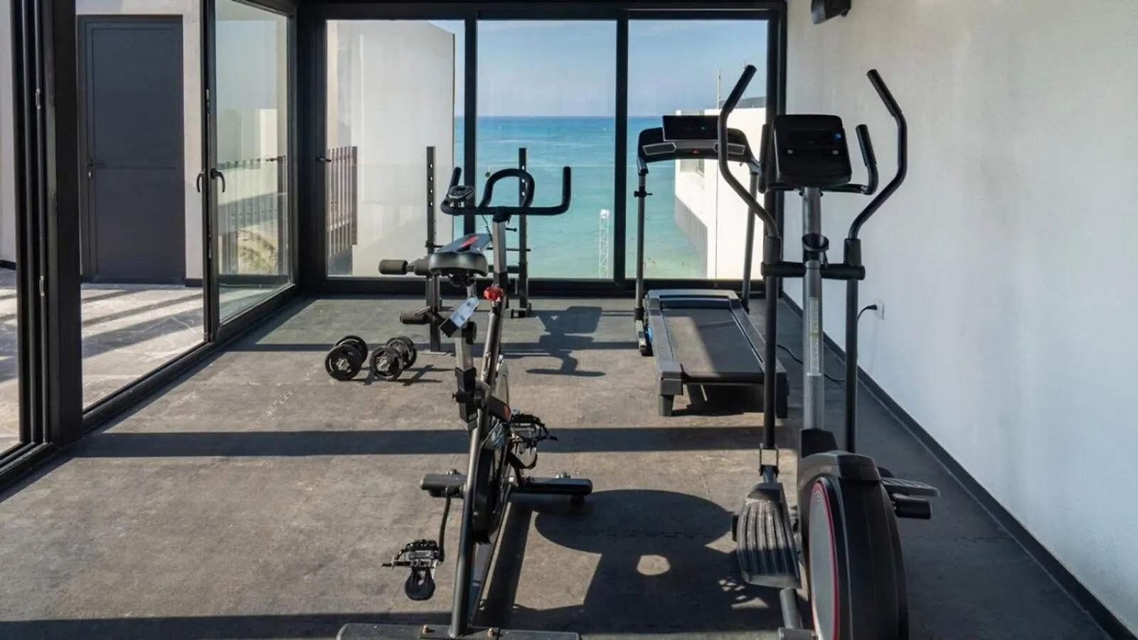 Beachfront Condo Roof Pool 5Th Ave 2 Blocks Gym Playa del Carmen Apartment
