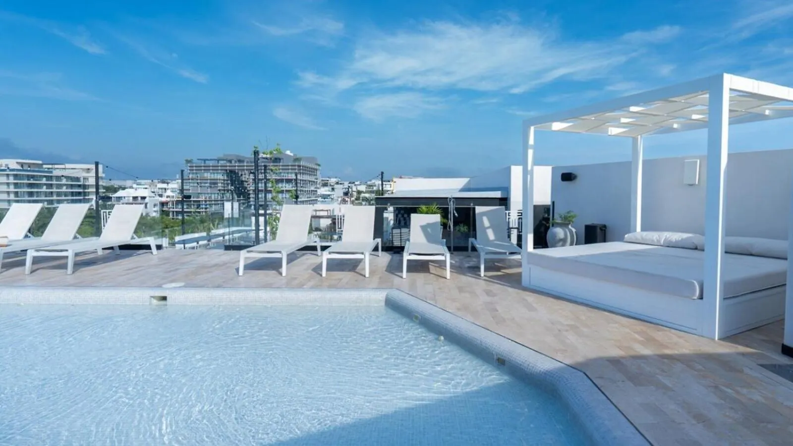 Apartment Beachfront Condo Roof Pool 5Th Ave 2 Blocks Gym Playa del Carmen Mexico