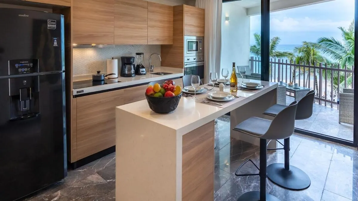 Beachfront Condo Roof Pool 5Th Ave 2 Blocks Gym Playa del Carmen 0*,